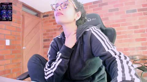 Snapshot of paulinabarnett_ chatting on December 2024 12:15:02 AM Paulina online show from December 2024 12:15:02 AM