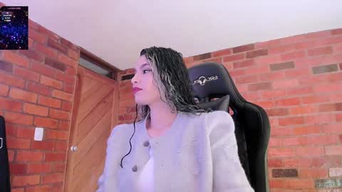 Snapshot of paulinabarnett_ chatting on January 2025 02:19:02 AM Paulina online show from January 2025 02:19:02 AM