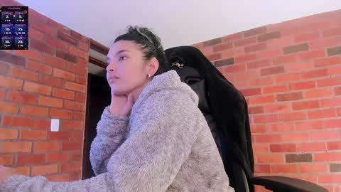 Snapshot of paulinabarnett_ chatting on January 2025 01:49:01 AM Paulina online show from January 2025 01:49:01 AM