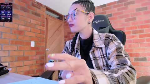 Snapshot of paulinabarnett_ chatting on January 2025 12:55:01 AM Paulina online show from January 2025 12:55:01 AM