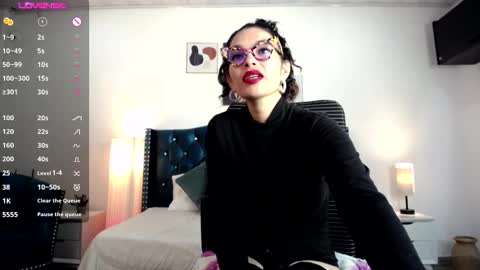Snapshot of paulinabarnett_ chatting on February 2025 12:21:02 PM Paulina online show from February 2025 12:21:02 PM