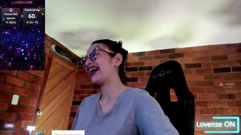 Snapshot of paulinabarnett_ chatting on September 2025 03:33:02 AM Paulina online show from September 2025 03:33:02 AM