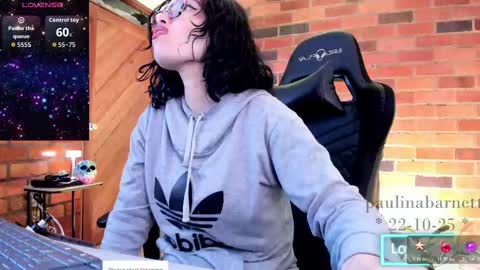 Snapshot of paulinabarnett_ chatting on October 2025 03:23:02 PM Paulina online show from October 2025 03:23:02 PM