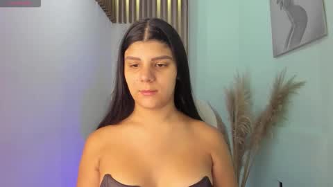 Paulina Belle online show from December 2025 01:42:01 PM