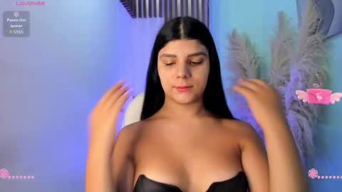 Paulina Belle online show from December 2025 12:45:01 PM
