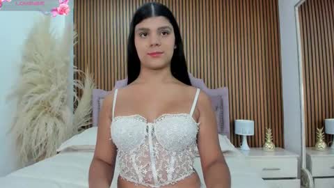 Paulina Belle online show from March 2026 10:38:02 PM