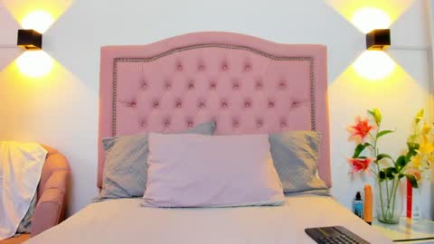 paulinavera online show from April 2026 01:05:02 PM