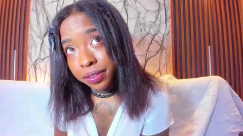 Pauline online show from November 2025 01:27:01 AM