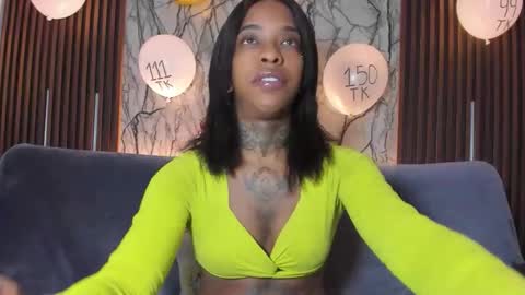 Pauline online show from November 2025 01:33:01 AM