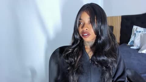 Pauline online show from March 2026 02:37:01 AM