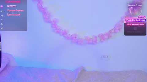 Snapshot of pauline_golden1 chatting on February 2025 04:37:01 AM Pauline online show from February 2025 04:37:01 AM