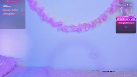 Snapshot of pauline_golden1 chatting on February 2025 03:50:01 AM Pauline online show from February 2025 03:50:01 AM