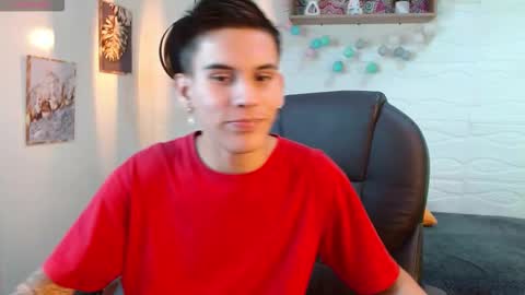 Snapshot of paullcb chatting on February 2026 04:01:02 AM paull online show from February 2026 04:01:02 AM