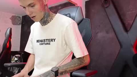 Paulo online show from December 2025 09:32:02 PM