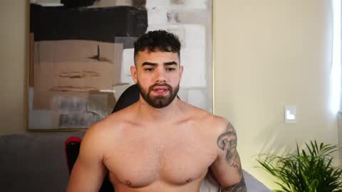 Snapshot of paulphoenix_ chatting on April 2026 04:37:02 PM Paul Phoenix online show from April 2026 04:37:02 PM