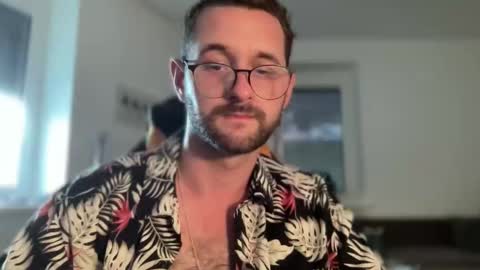 Snapshot of paulsimpsn chatting on September 2025 04:39:01 PM love bush online show from September 2025 04:39:01 PM