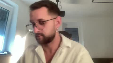 Snapshot of paulsimpsn chatting on October 2025 06:56:02 AM love bush online show from October 2025 06:56:02 AM