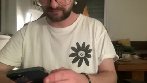 Snapshot of paulsimpsn chatting on November 2025 09:24:02 PM love bush online show from November 2025 09:24:02 PM