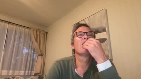 paulwill2377 online show from December 2025 01:15:02 AM