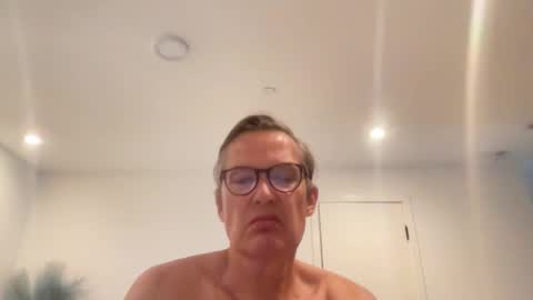 paulwill2377 online show from March 2026 06:52:01 PM