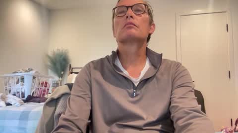 paulwill2377 online show from April 2026 05:27:01 PM