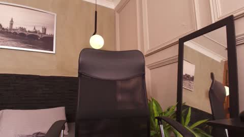 Snapshot of pavlovasw chatting on September 2025 12:01:02 AM Pavlova online show from September 2025 12:01:02 AM