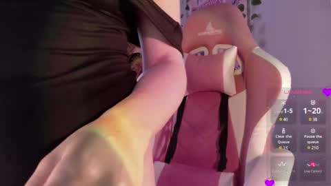  P E A C H   online show from February 2025 05:04:02 PM