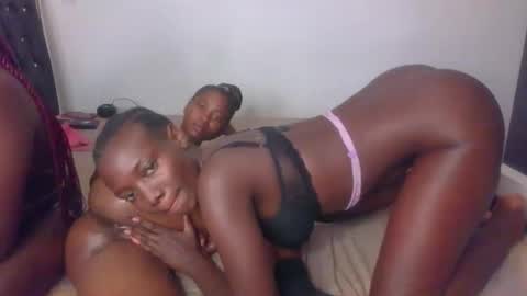 Snapshot of peach_ebonny chatting on April 2026 12:46:02 AM peach_ebonny online show from April 2026 12:46:02 AM