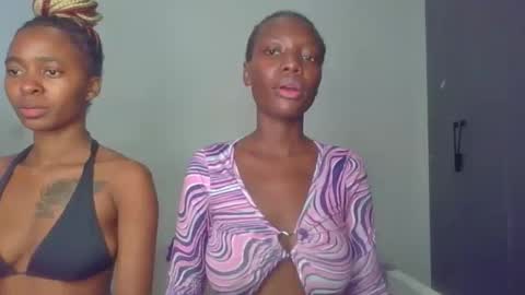 Snapshot of peach_ebonny chatting on May 2026 08:12:02 AM peach_ebonny online show from May 2026 08:12:02 AM