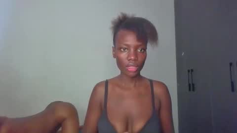 Snapshot of peach_ebonny chatting on May 2026 06:42:02 AM peach_ebonny online show from May 2026 06:42:02 AM