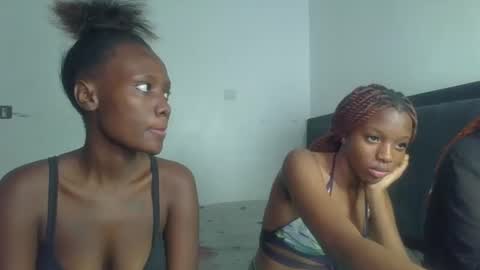 Snapshot of peach_ebonny chatting on May 2026 06:20:01 PM peach_ebonny online show from May 2026 06:20:01 PM