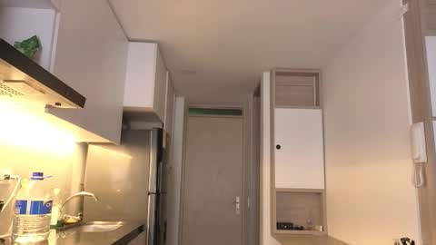 Ema online show from October 2025 01:11:01 PM