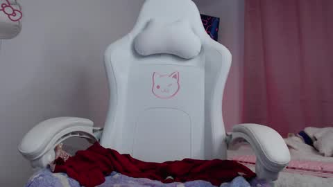 peacherry_ online show from March 2025 11:00:02 PM