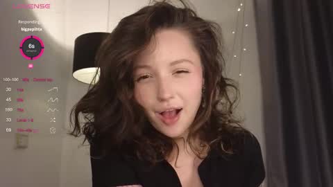 Lili online show from February 2025 09:00:01 PM