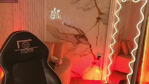 peachy_tay online show from April 2026 11:10:02 AM