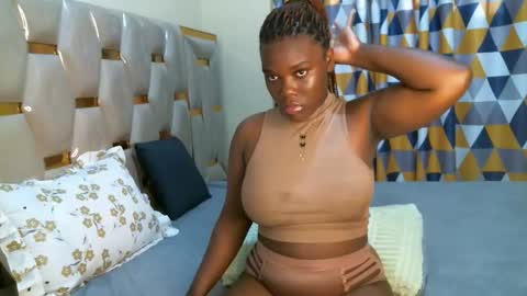 Snapshot of peachygirl255 chatting on September 2025 06:17:01 AM Peachy online show from September 2025 06:17:01 AM