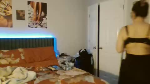 Snapshot of peachyhoneydrip chatting on May 2026 01:47:02 AM peachyhoneydrip online show from May 2026 01:47:02 AM