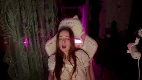 Snapshot of pearlprincess_ chatting on April 2026 10:55:01 PM Adelina online show from April 2026 10:55:01 PM