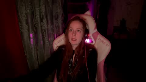 Snapshot of pearlprincess_ chatting on April 2026 11:18:01 PM Adelina online show from April 2026 11:18:01 PM