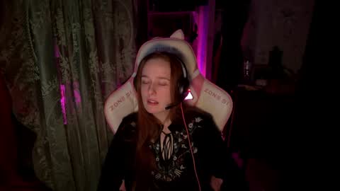 Snapshot of pearlprincess_ chatting on April 2026 02:27:02 AM Adelina online show from April 2026 02:27:02 AM