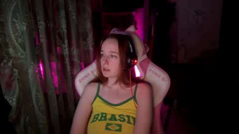 Snapshot of pearlprincess_ chatting on May 2026 01:43:01 AM Adelina online show from May 2026 01:43:01 AM