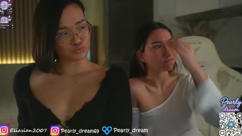 Snapshot of pearly_dream chatting on March 2026 10:20:01 AM Leo online show from March 2026 10:20:01 AM