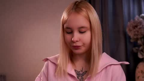 Lily online show from May 2026 04:20:01 AM