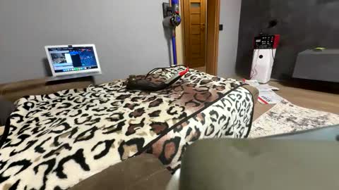 pedkelniupora online show from November 2025 07:04:02 PM