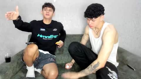 Snapshot of pelusos_mens chatting on February 2026 01:50:02 PM CAIN-19 ALLEN-18 RONALD-18 AUSTIN-18 MOD DANTE online show from February 2026 01:50:02 PM