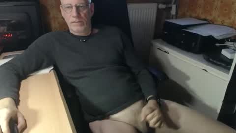 Pemue65 online show from November 2025 06:36:02 AM