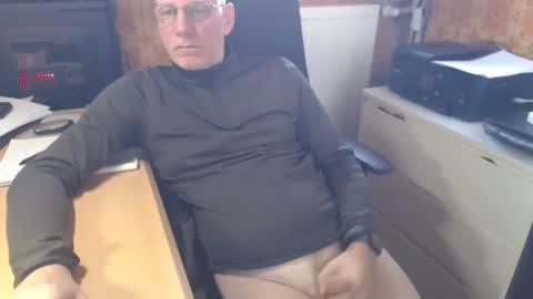 Pemue65 online show from November 2025 12:44:02 PM