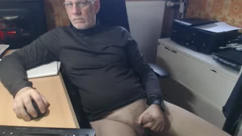 Snapshot of pemue65 chatting on February 2026 08:20:01 AM Pemue65 online show from February 2026 08:20:01 AM