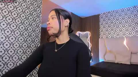 penelope online show from December 2025 03:24:02 AM