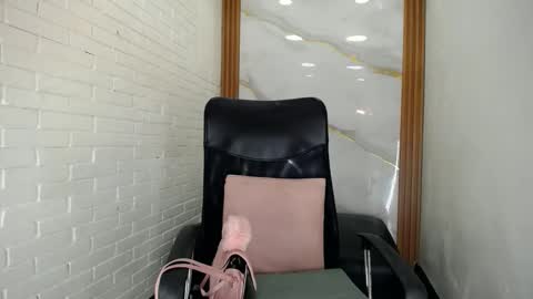 Penelopee Rouse online show from September 2025 08:02:01 PM